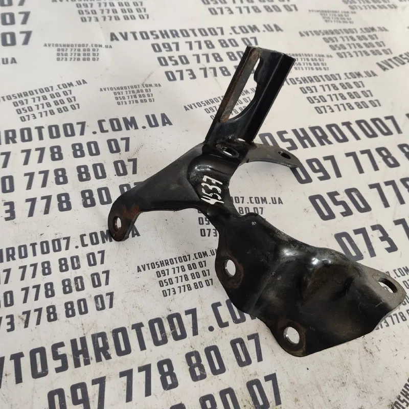 Кронштейн компресора Audi Q5 8R (08-17) OEM 0A6409905J