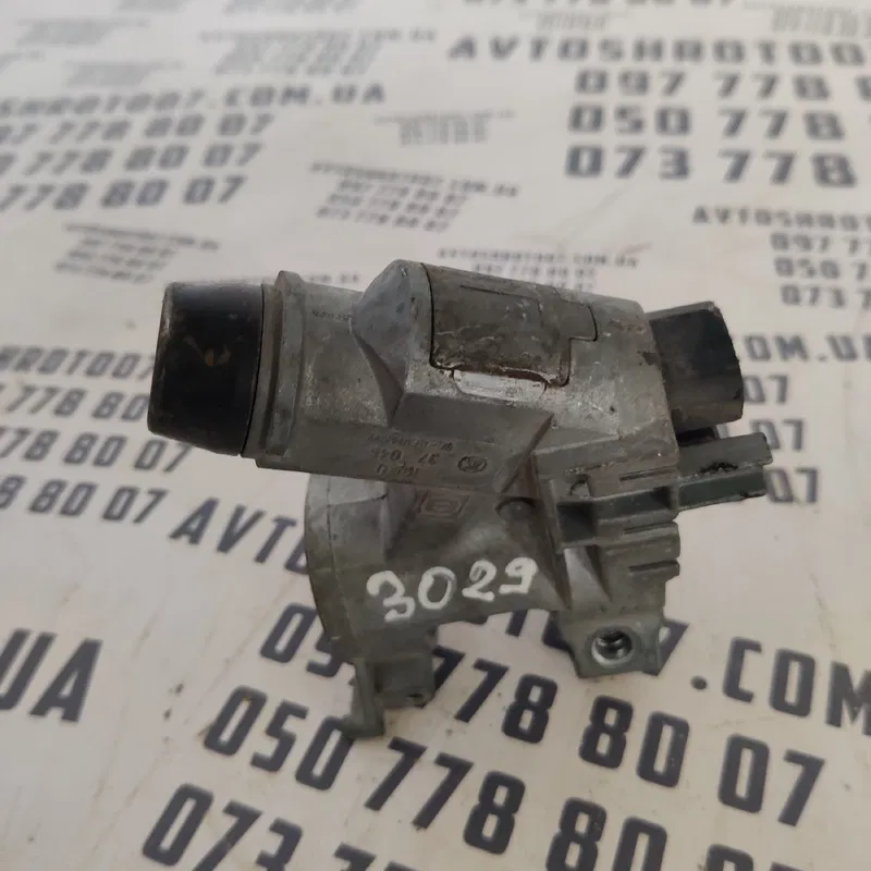Замок запалювання Volkswagen Passat B5 (96-05) OEM 357905851