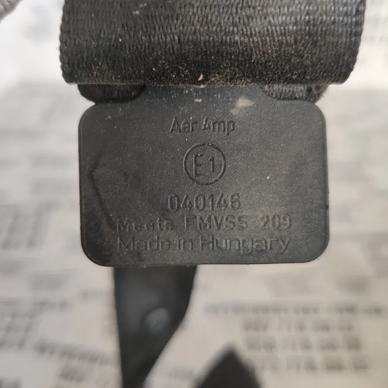 Ремінь безпеки передній правий VW Passat B5 96-05 3b1857706d