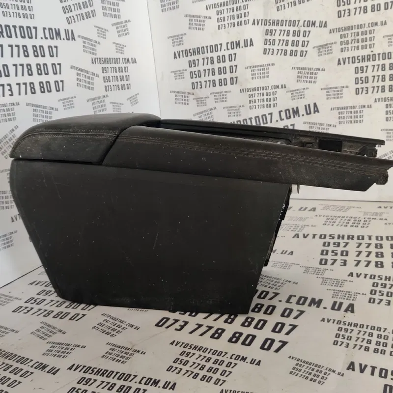 Консоль центральна Mazda 6 GJ (12-21) OEM gml864961