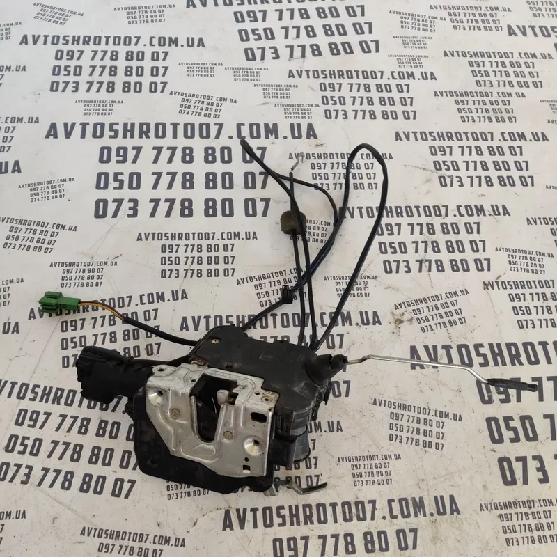 Замок дверей Mercedes CLS W219 04-10 перед OEM 219720103506