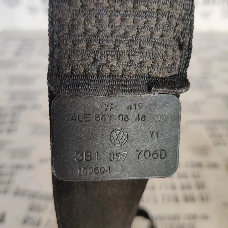 Ремінь безпеки передній правий VW Passat B5 96-05 3b1857706d