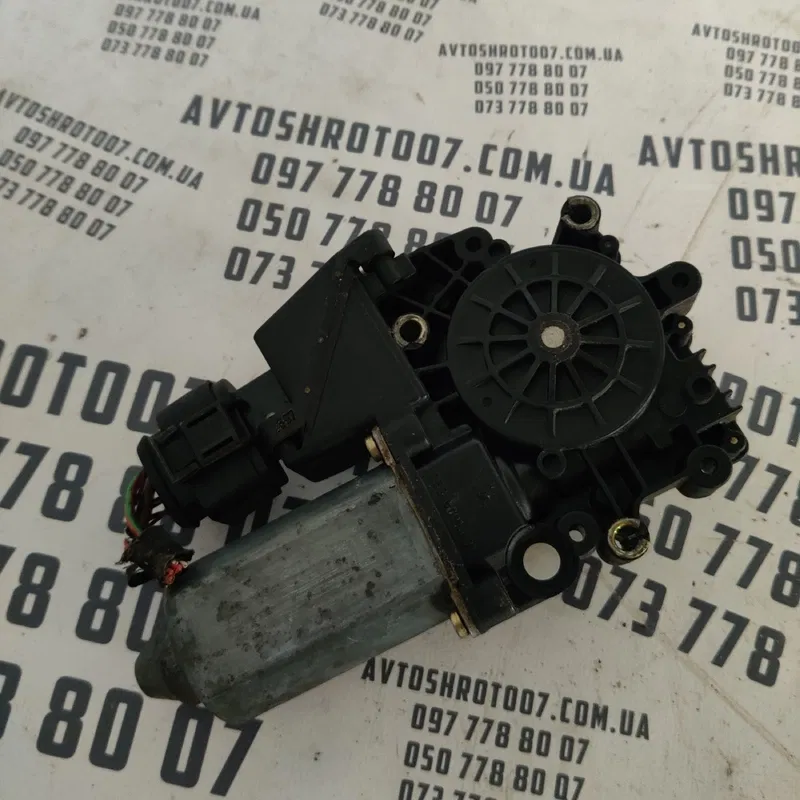 Мотор склопідіймача Audi A4 B5 94-01 передній OEM 536001401