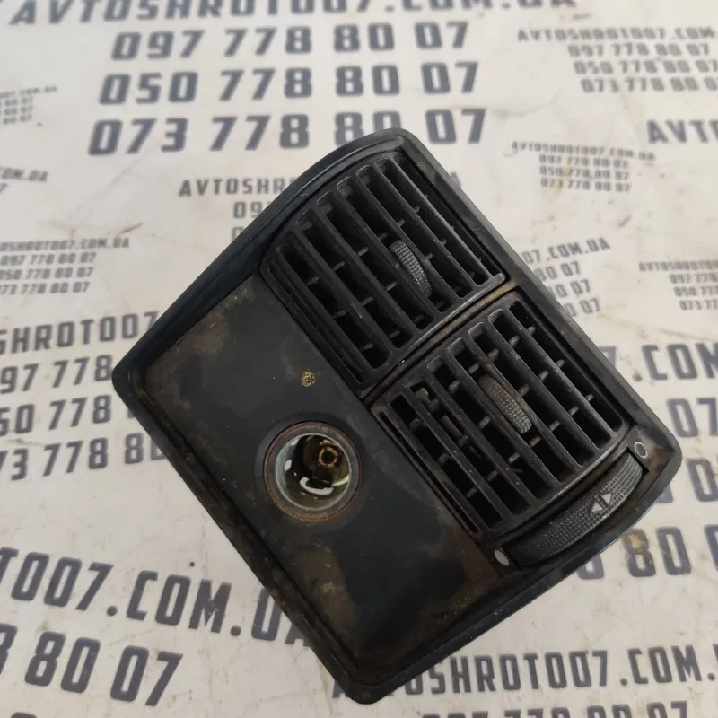 Дефлектор обдуву салону Audi A6 C4 (94-97) OEM 4a0863277