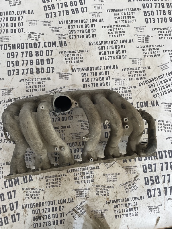Впускний колектор Mercedes W210 (95-03) 3.2 D OEM 6130900237