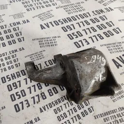 Кронштейн ГПК Volkswagen Passat B3 (88-93) OEM 028145523b