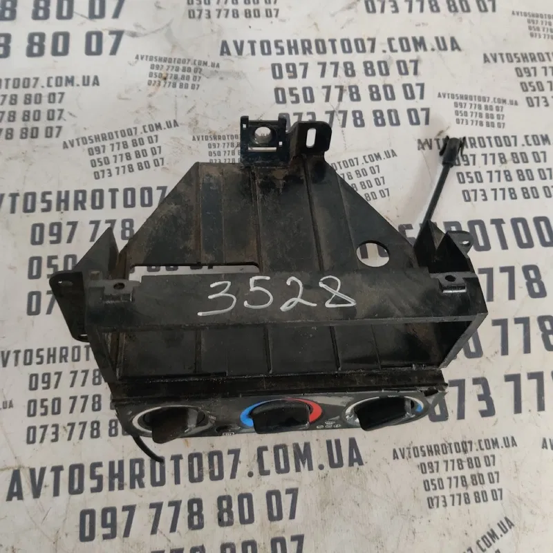 Блок управління пічки BMW 316i E36 (90-00) OEM 64111393870