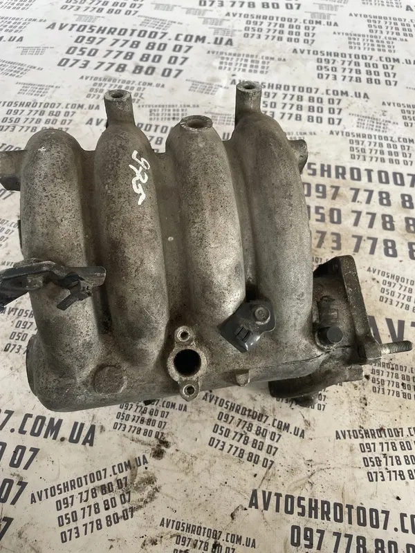 Впускний колектор Audi A4 B5 (94-01) 1.8