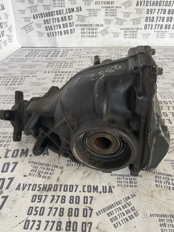 Редуктор Mercedes E W211 (02-09) 2.2D задній OEM 2303510005