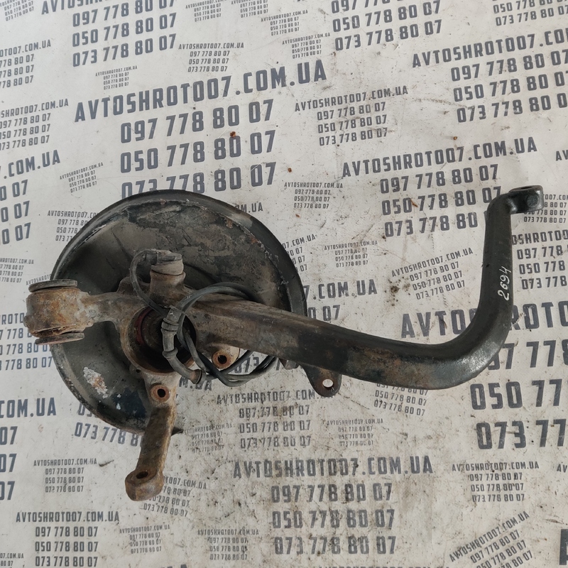 Кулак поворотний Audi A4 B5 (94-01) задня права 8a0505436cd
