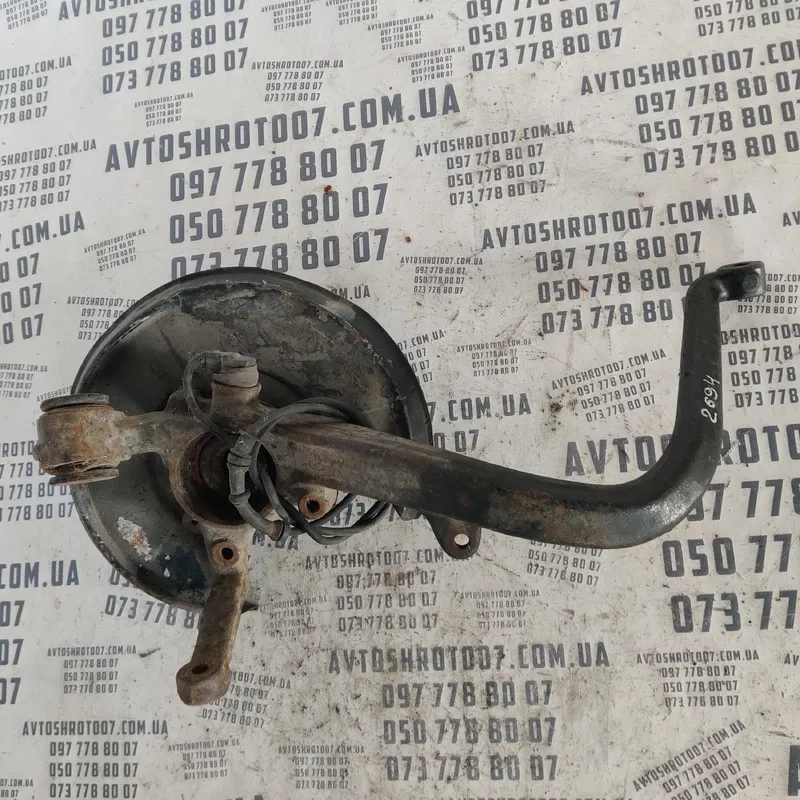 Кулак поворотний Audi A4 B5 (94-01) задня права 8a0505436cd