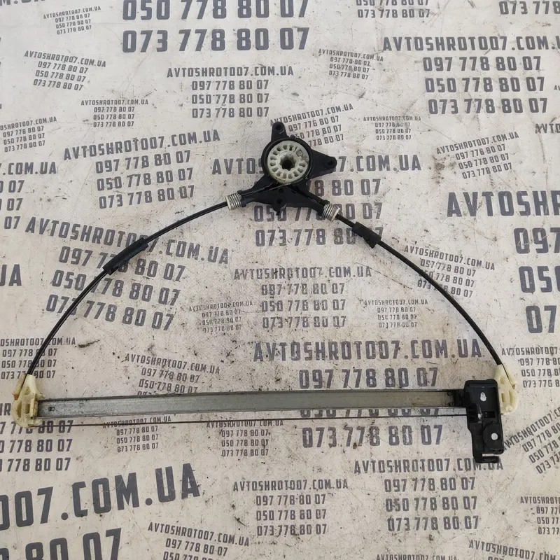 Склопідіймач Mazda 3 BK (03-09) задній лівий OEM y27k22