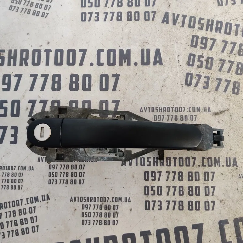 Ручка зовнішня VW Passat B5 (96-05) передня права 3b0837885