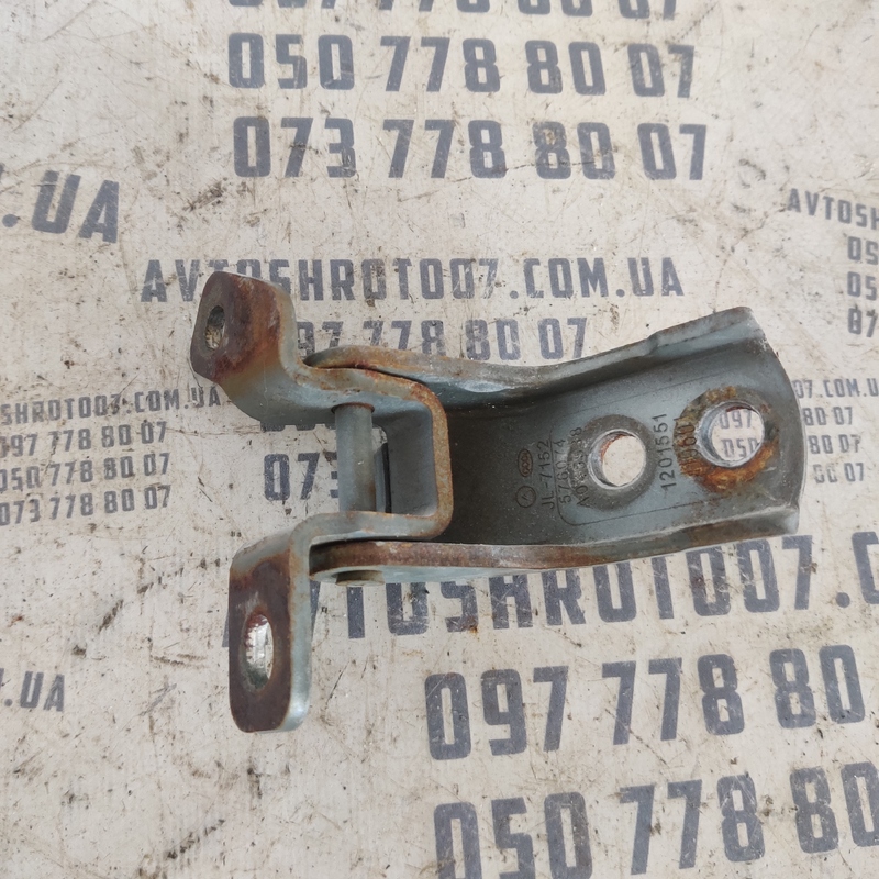 Завіса Geely MK (06-14) 1.5 бенз пер. права OEM jl7152576074