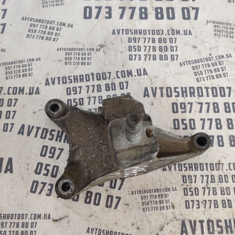 Кронштейн КПП Ford Focus MK2 (04-11) OEM 98ab7m125af