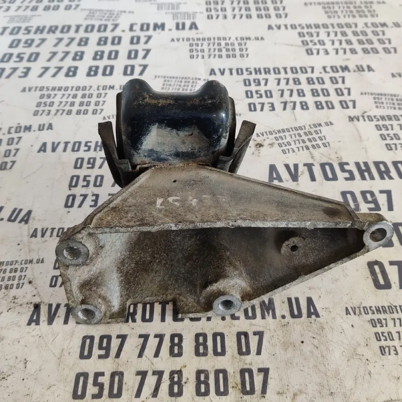 Подушка двигуна Lexus LS 430