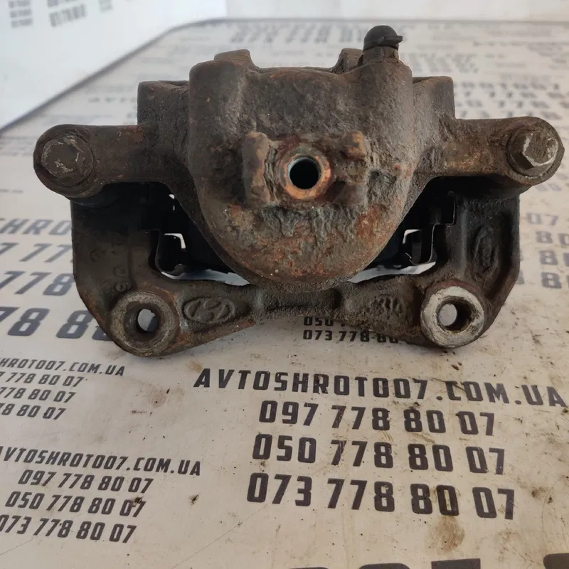 Тормозний супорт Hyundai Accent 3 05-10 передній правий 7g04