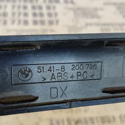Накладка BMW 320 e46 (98-05) передня права OEM 51418200726 фото 3