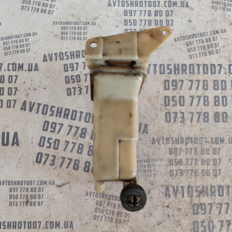 Бачок насосу ГУР Volkswagen Passat B5 (96-05) OEM 8D0422373C фото 2