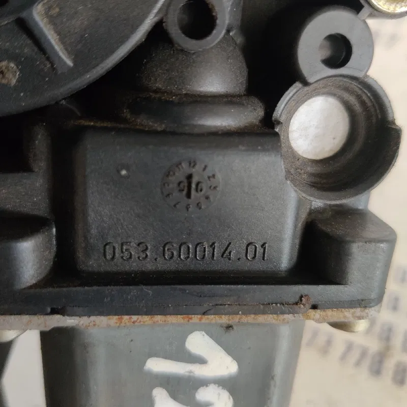 Мотор склопідіймача Audi A4 B5 передній правий OEM 536001401