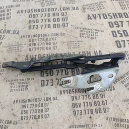 Петля капоту Audi A6 C5 (97-05) ліва OEM 4B5827301E