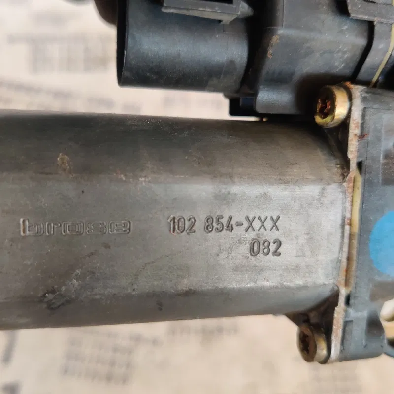 Мотор склопідіймача Audi A6 C5 (97-05) пер.пр. OEM 130821774