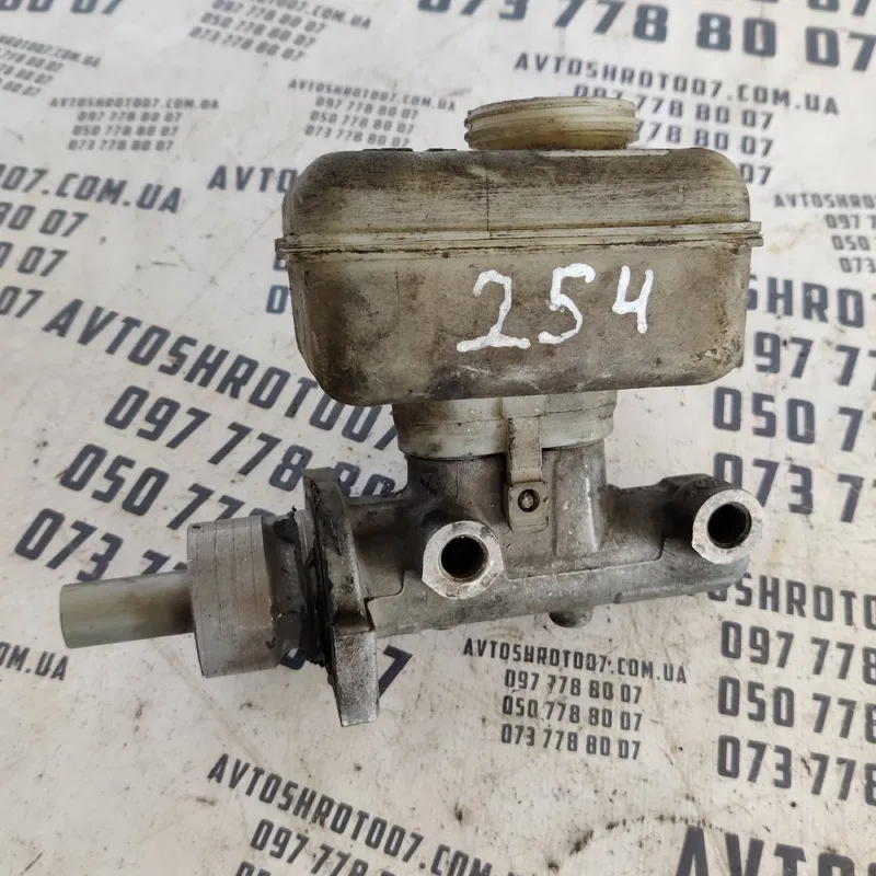 Головний гальмівний циліндр VW Golf 4 (97-06) OEM 21027099