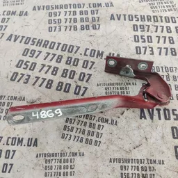 Петля капоту Audi A4 B5 (94-01) права OEM 8d0823302b