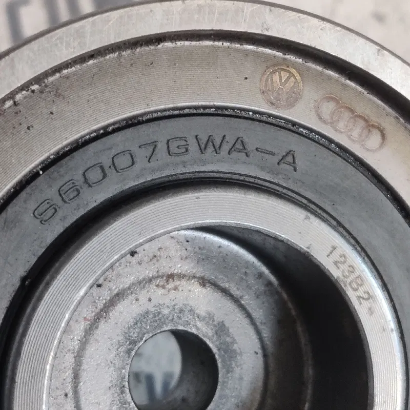 Ролик-натяжник ремня Volkswagen Jetta (10-18) OEM 03L109244B