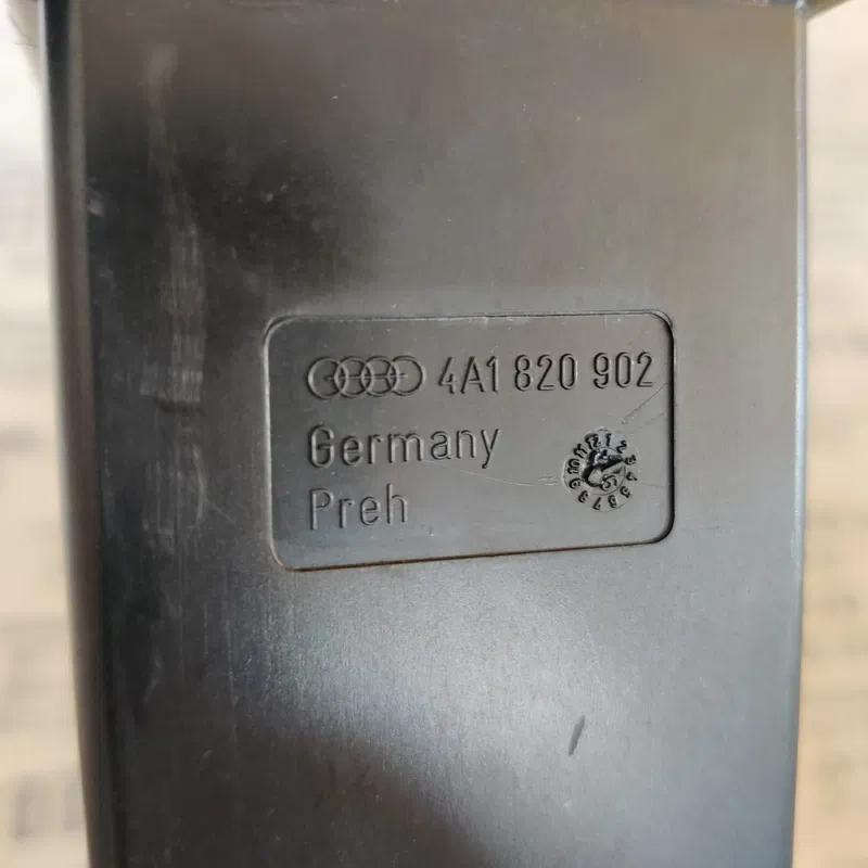 Дефлектор обдуву салону Audi A6 C4 (94-97) OEM 4a1820902