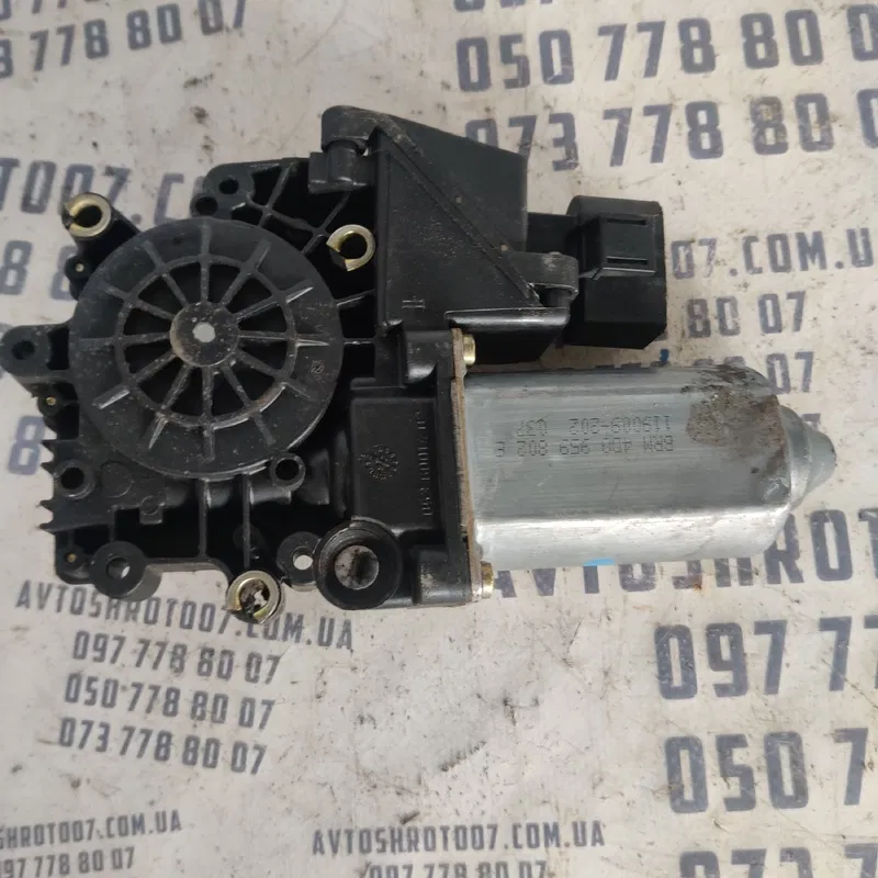 Мотор склопідіймача Audi A8 D2 (94-02) пер. прав. 4d0959802e