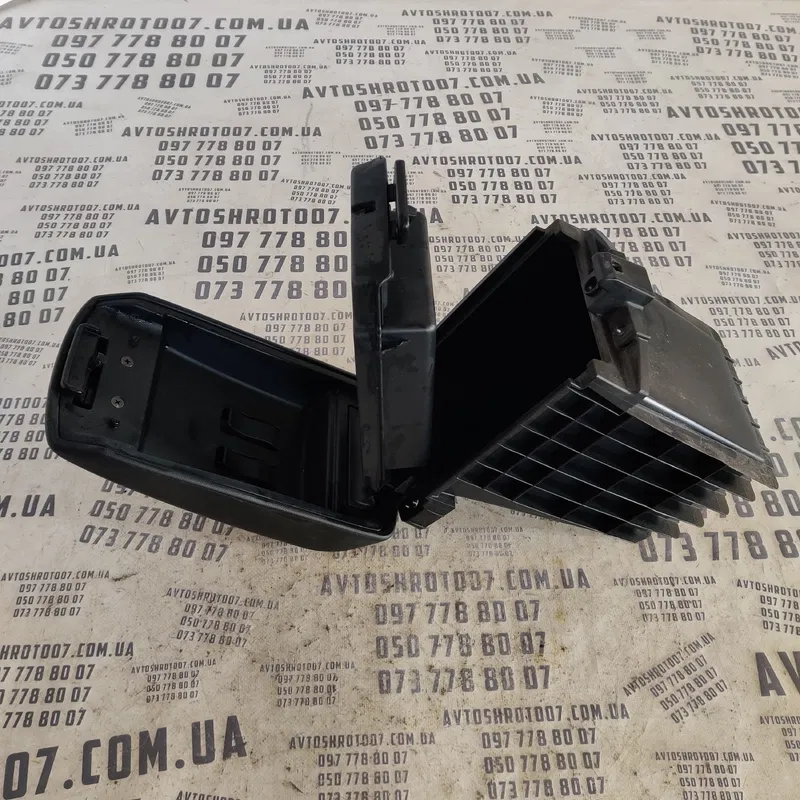 Підлокітник Mazda 3 BK (03-09) bp4k6445x