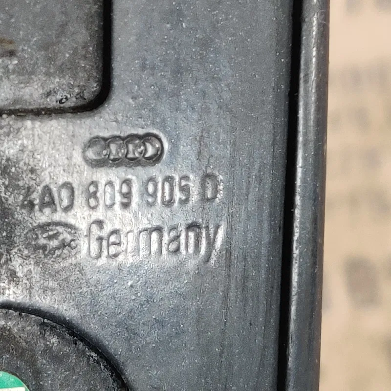 Лючок бака Audi A6 C4 (94-97) OEM 4a0809905d