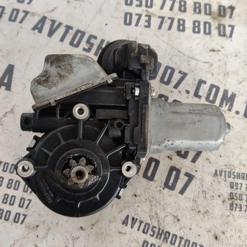Мотор склопідіймача Lexus RX 350 08-15 пер.лів. OEM 8,57E+27
