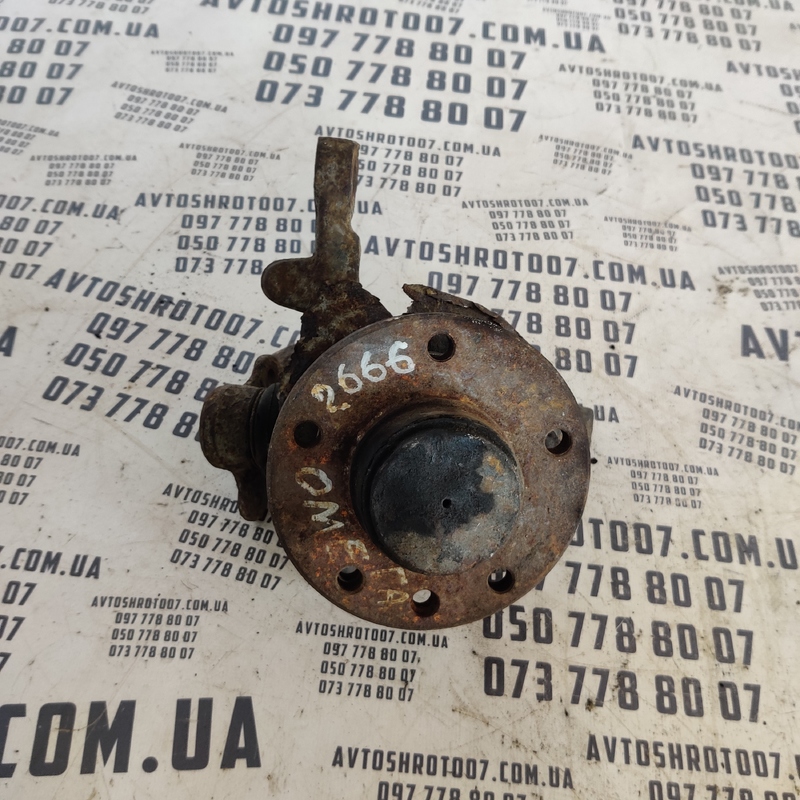 Цапфа Opel Omega B (94-03) передня права OEM 12008822LE