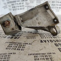 Кронштейн подушки двигуна Audi A6 C4 права OEM 4A0399114K фото 2