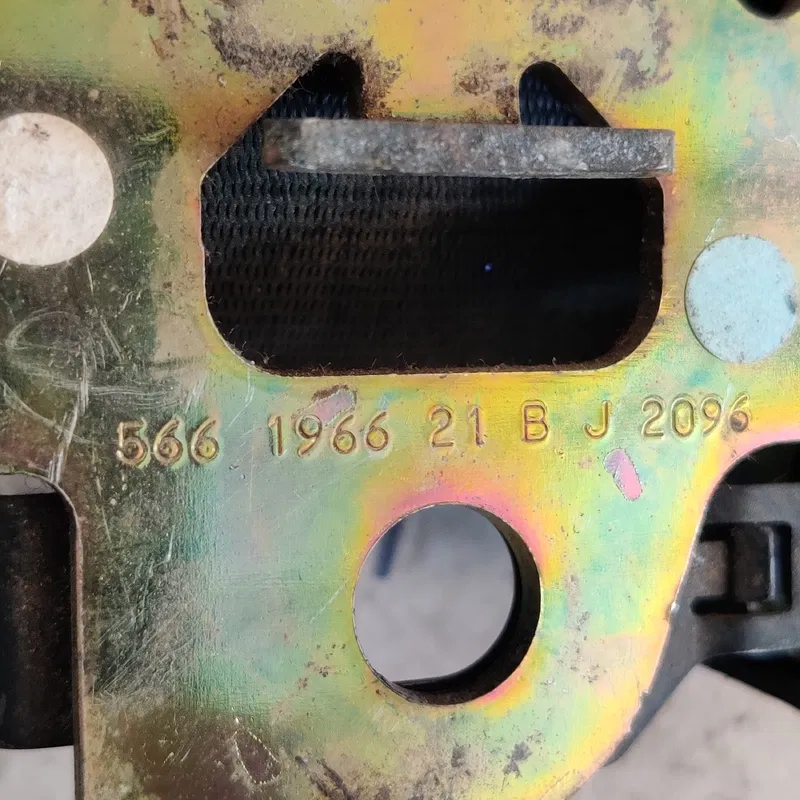 Ремінь безпеки Volkswagen Passat B5 передній OEM 3b0857819b