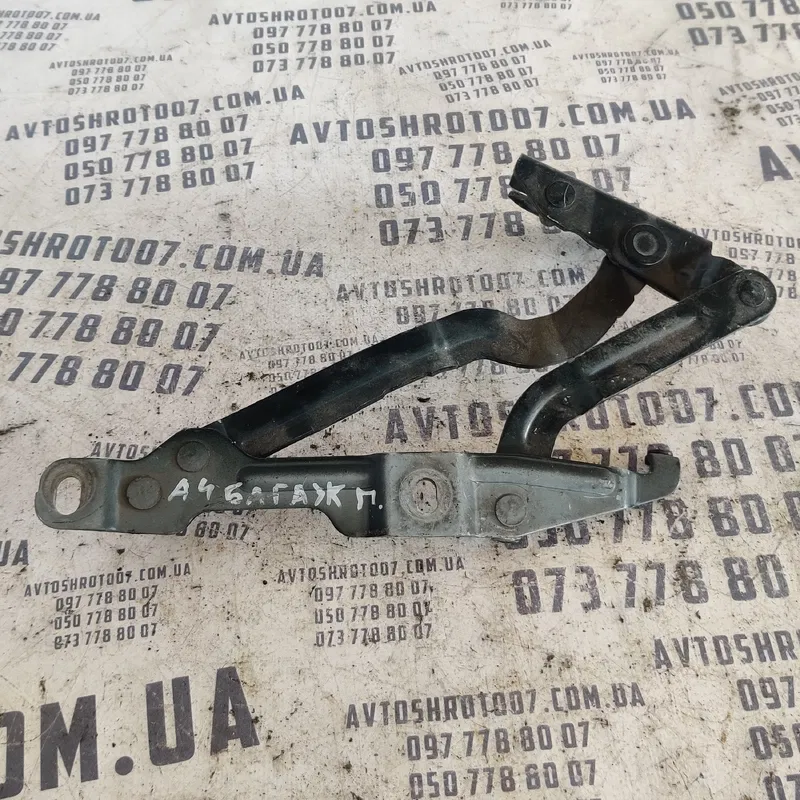 Завіса кришки багажника Audi A4 B5 (94-01) OEM 8d5827302a