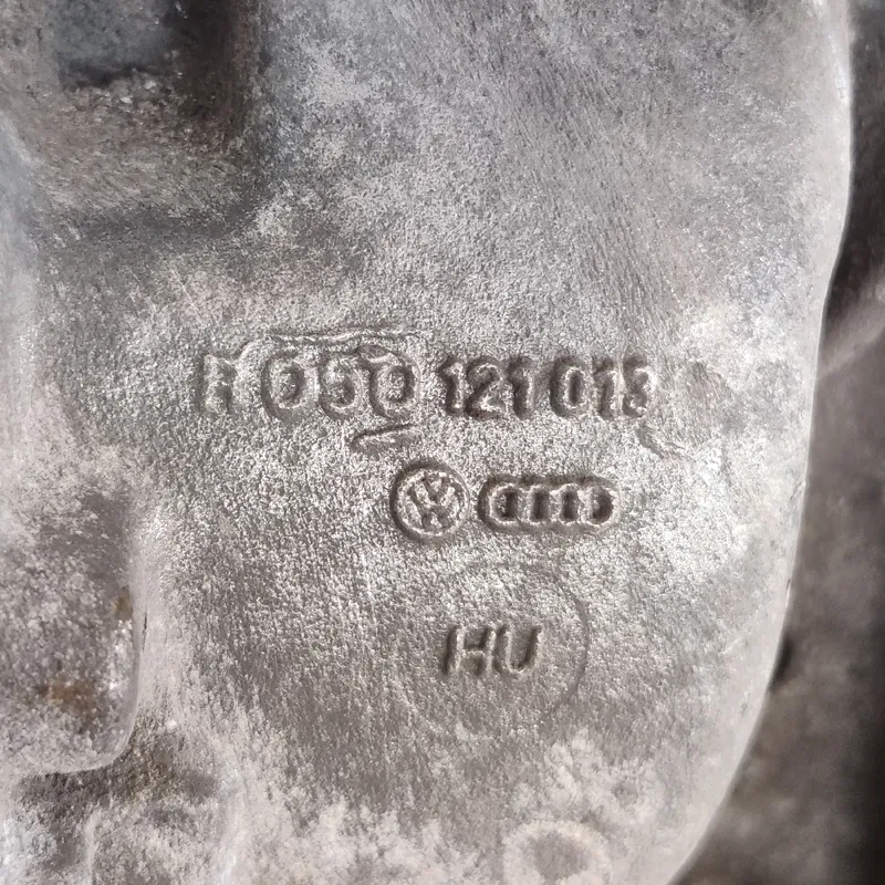 Корпус термостата Audi A4 B5 (94-01) OEM b050121013