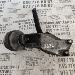Кронштейн подушки двигуна Audi A4 B5 94-01 ліва 8d0199307l