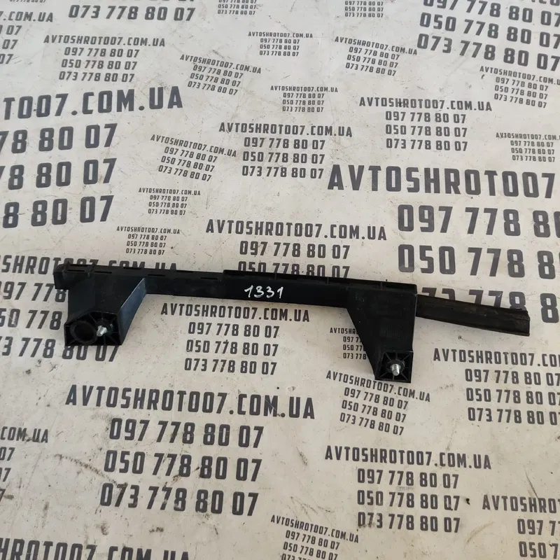 Направляюча скла Hyundai Accent 3 (05-10) OEM 825601e000
