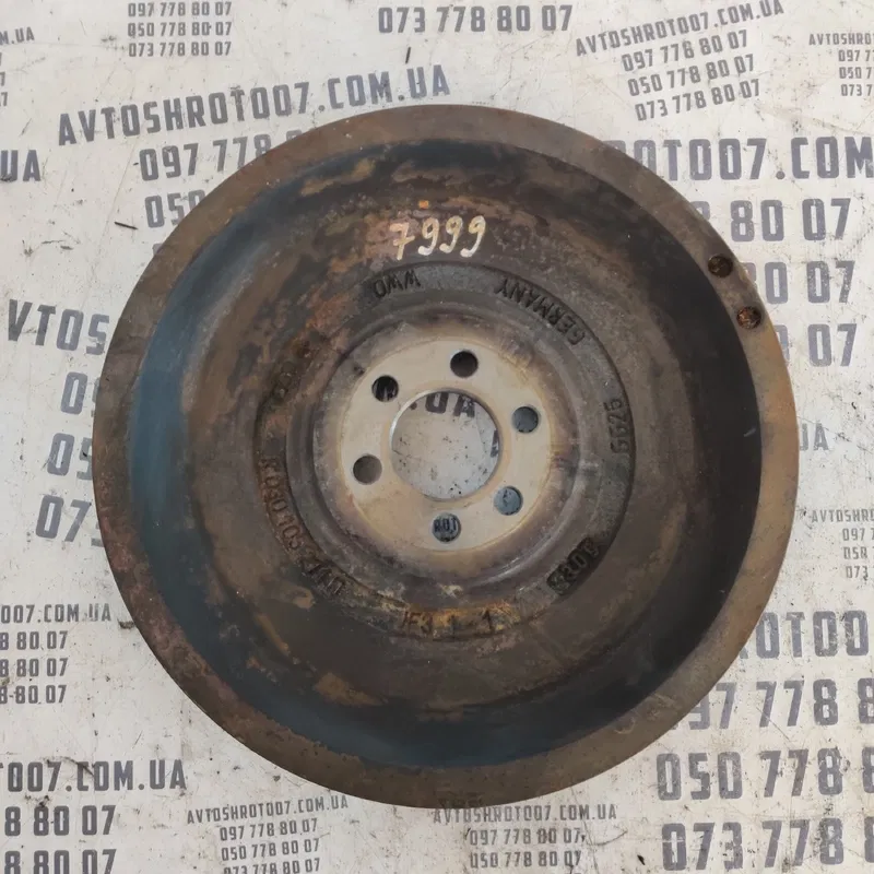 Маховик Volkswagen Golf 4 OEM r030105271d