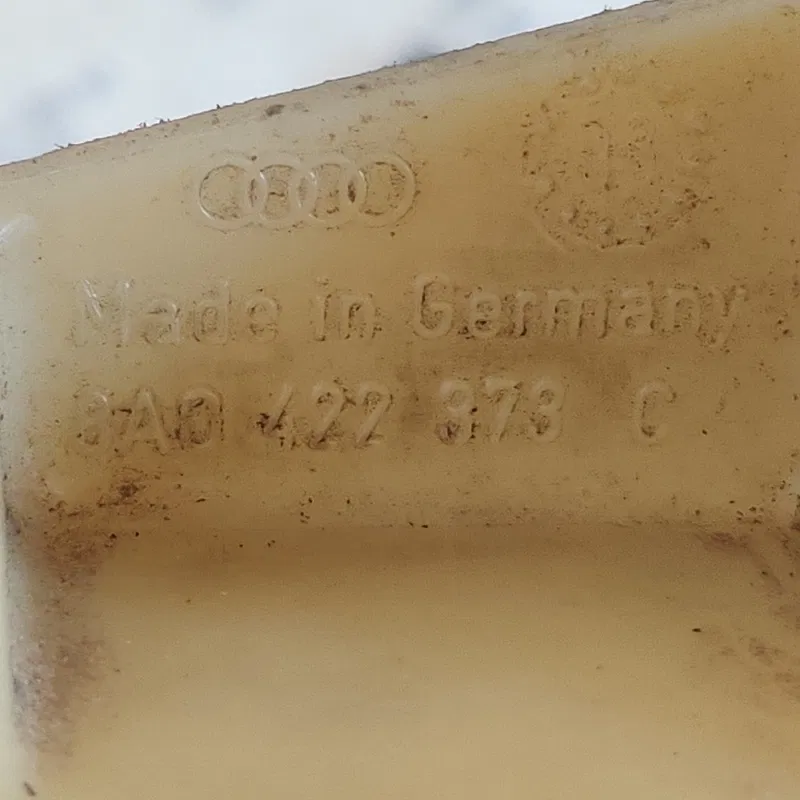 Бачок насосу ГУР Audi 80 B3 (86-91) 8A0422373C