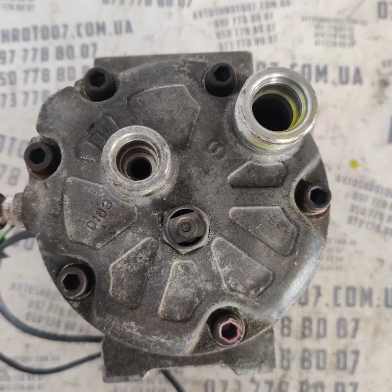 Компресор кондиціонера Audi A4 B5 (94-01) OEM 4A0260805AD