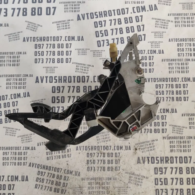 Блок педалей Audi A6 C5 (97-05) OEM 8d1721117d