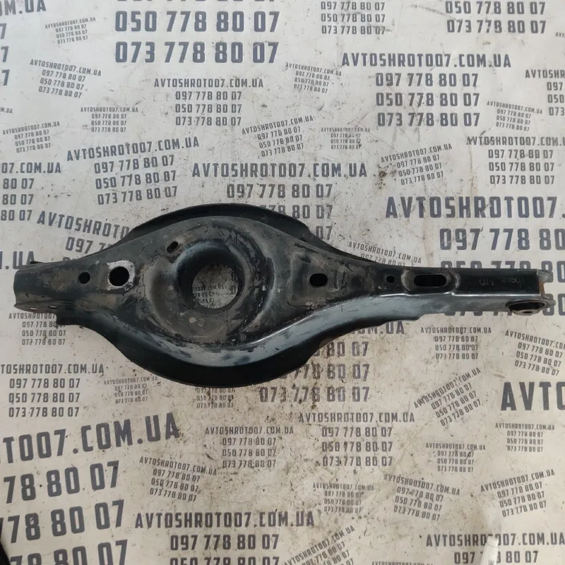 Ричаг підвіски Lexus RX 350 08-15 задній нижній OEM gh51301