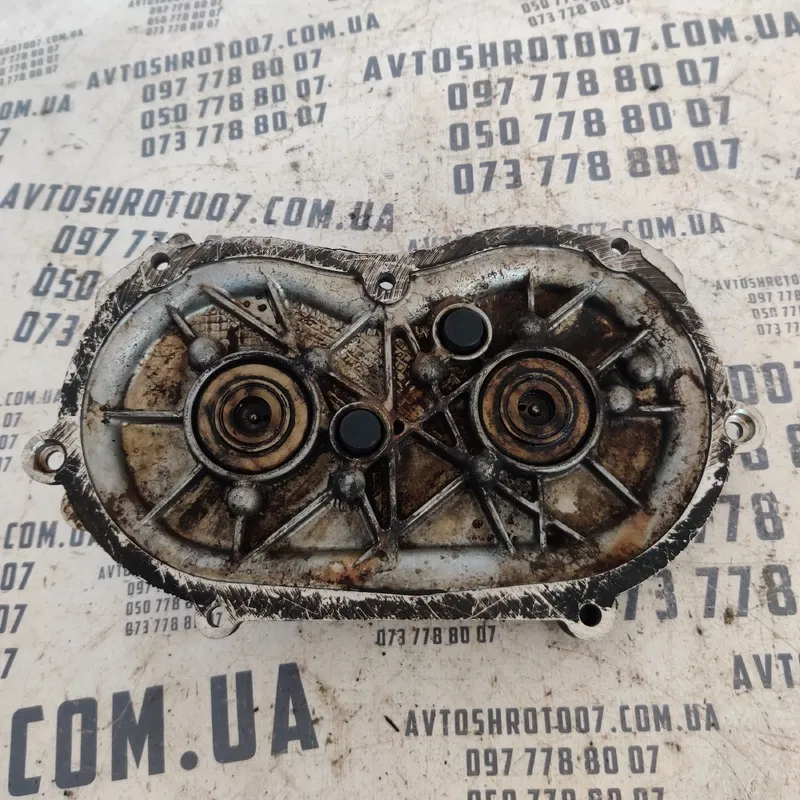 Кришка двигуна Mercedes W221 (05-13) ліва OEM a2720150201