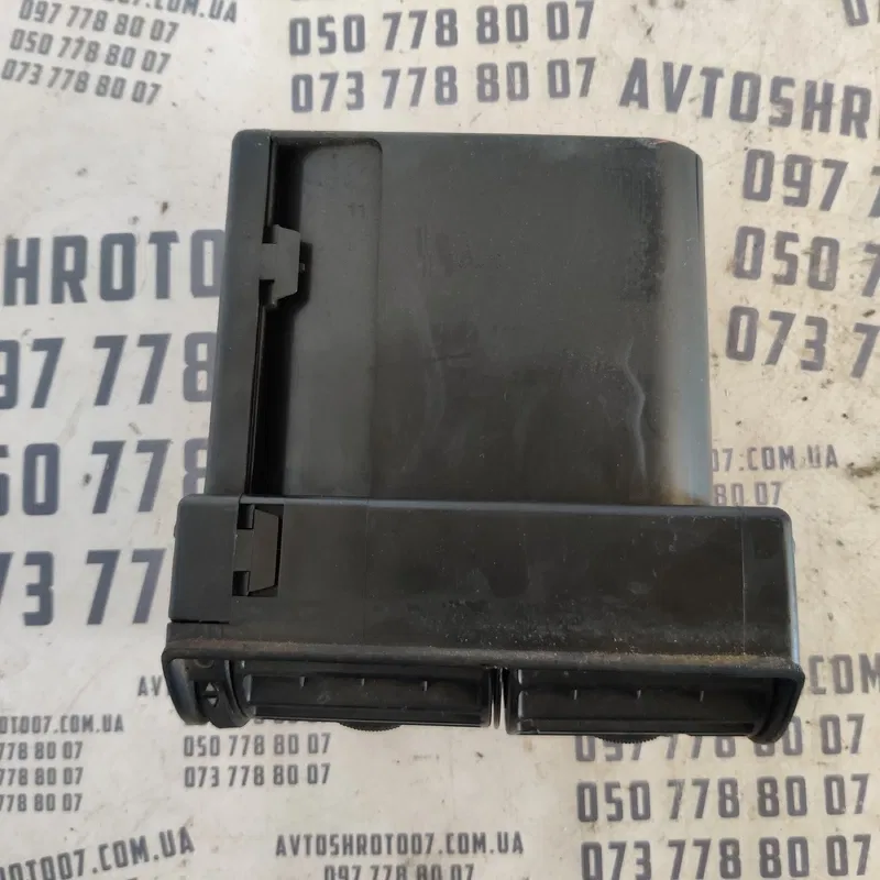 Дефлектор обдуву салону Audi A6 C4 (94-97) OEM 4a1820902