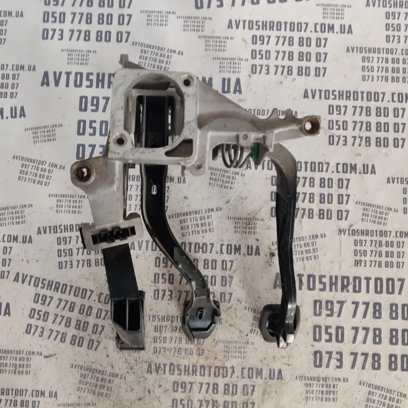 Блок педалей Audi A6 C5 (97-05) OEM 8d1721117d