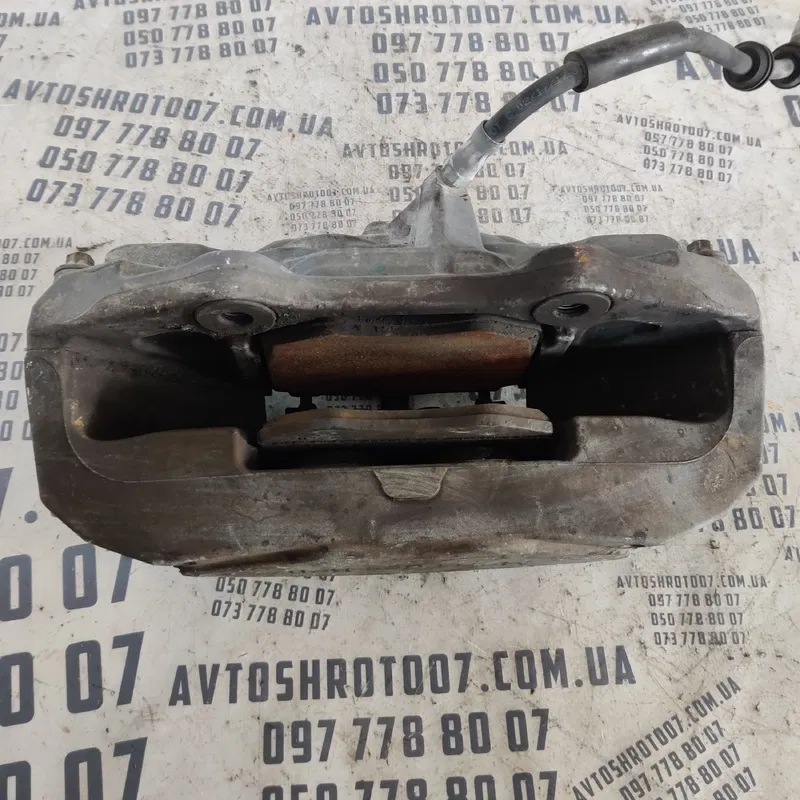 Супорт Mercedes W205 (14-21) бенз перед лів OEM A0114219798